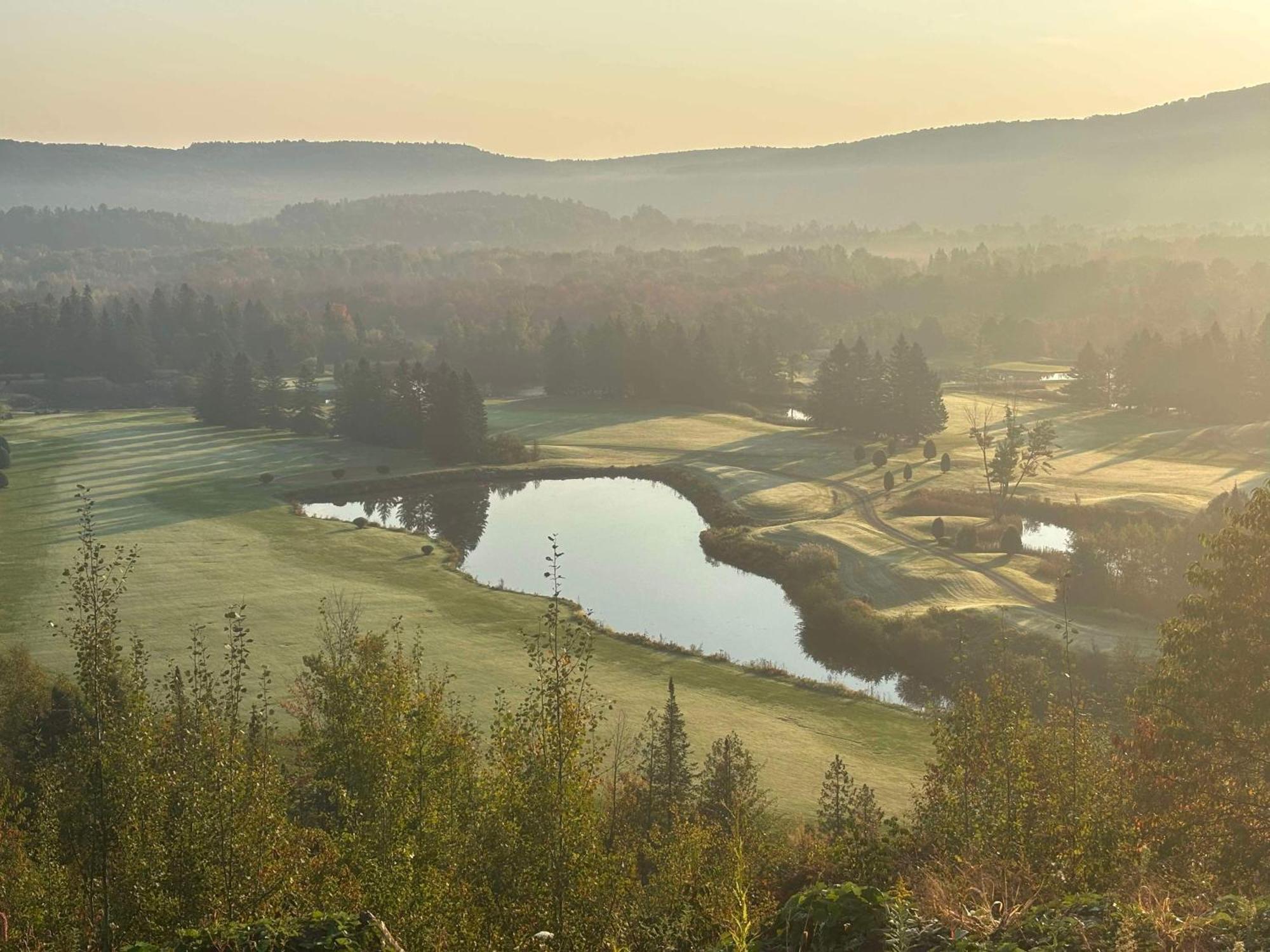 Le Sommet Du Golf Avec Spa Villa Saint Jean De Matha Exterior foto